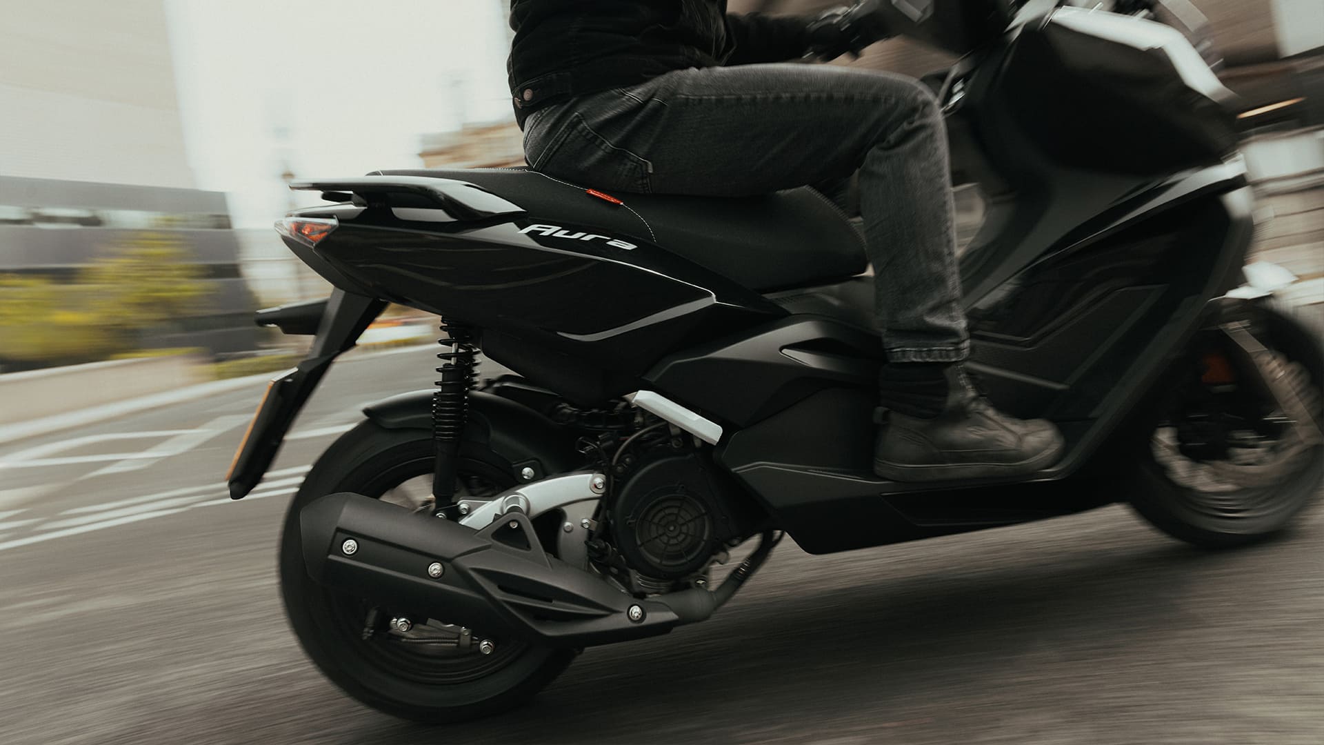 Aura 125 E55