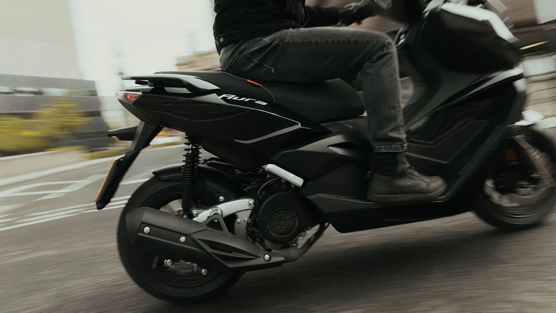 Aura 125 E55