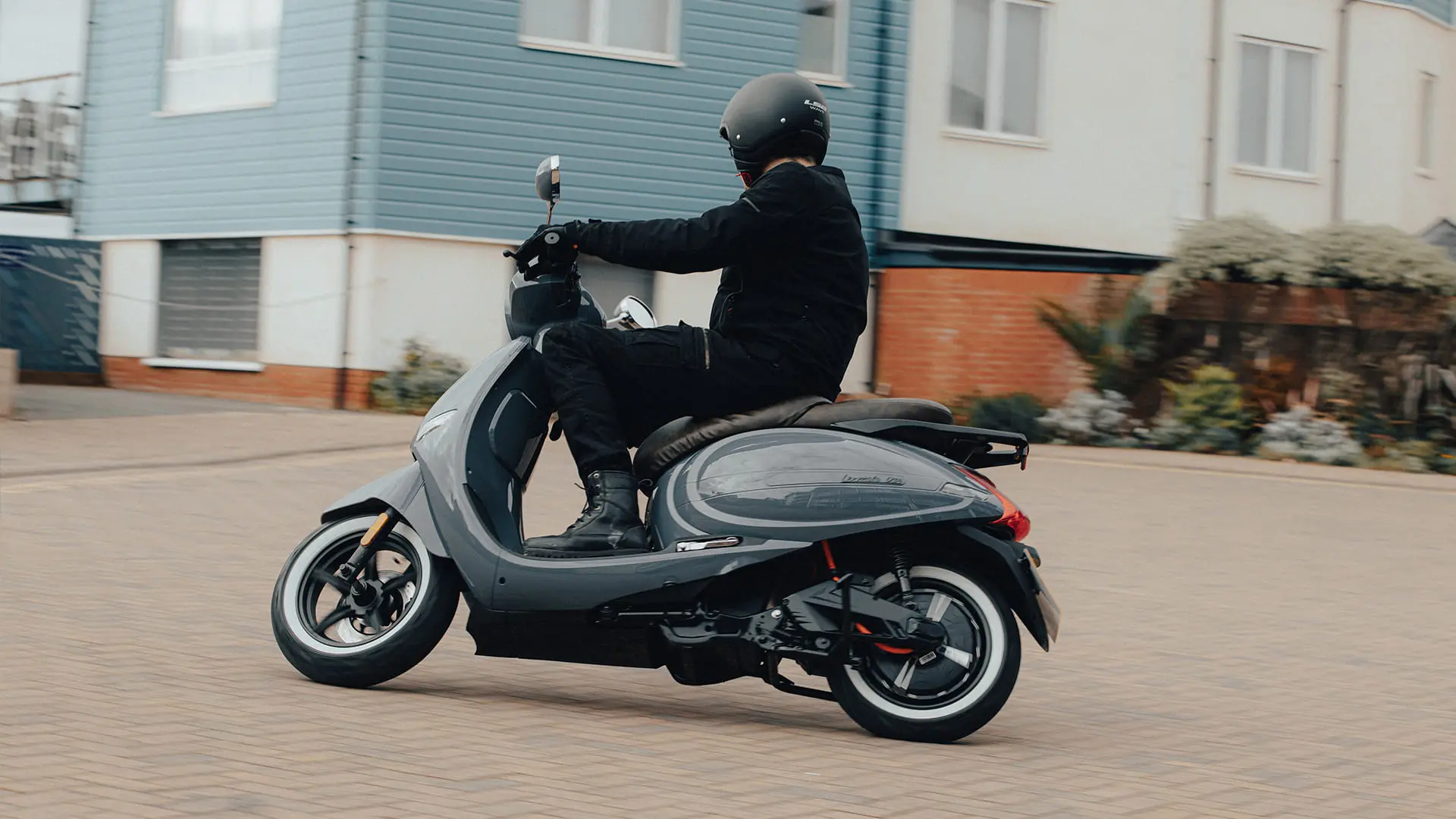 LX06